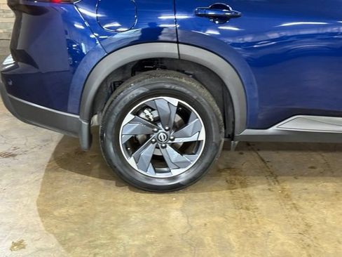 Certified 2025 Nissan Rogue SV w/ SV Premium Package FWD image 6