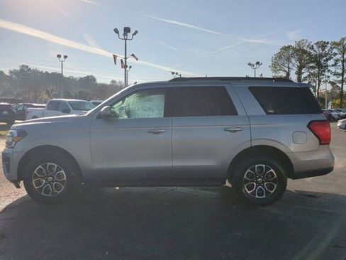 Used 2024 Ford Expedition XLT image 7