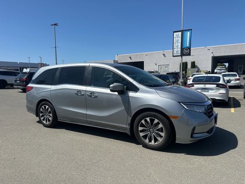 Used 2021 Honda Odyssey EX-L image 2