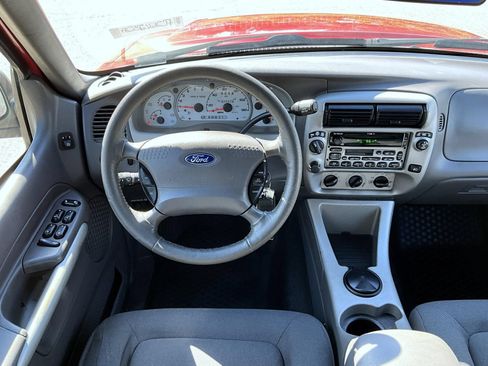 Used 2002 Ford Explorer Sport Trac 4x4 image 13