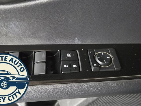 Used 2021 Lexus UX 200 image 21