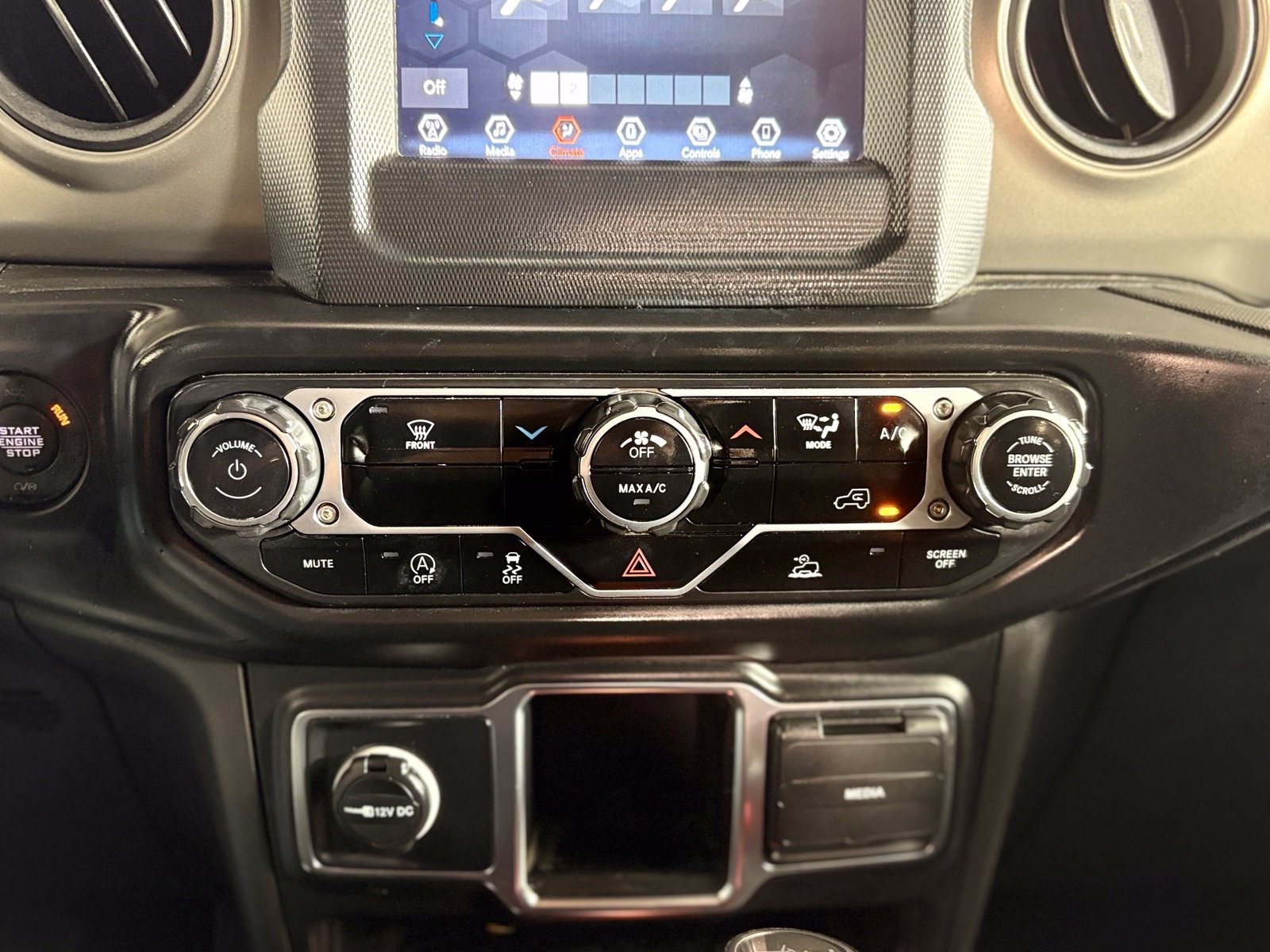 Used 2022 Jeep Wrangler Unlimited Sport AWD/4WD image 14