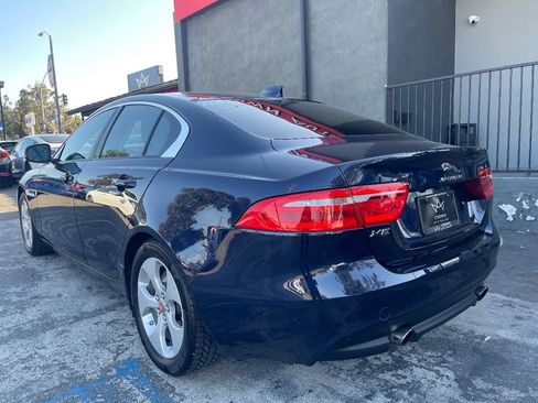 Used 2017 Jaguar XE image 7