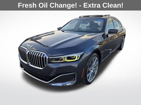 Used 2020 BMW 740i w/ Premium Package image 3