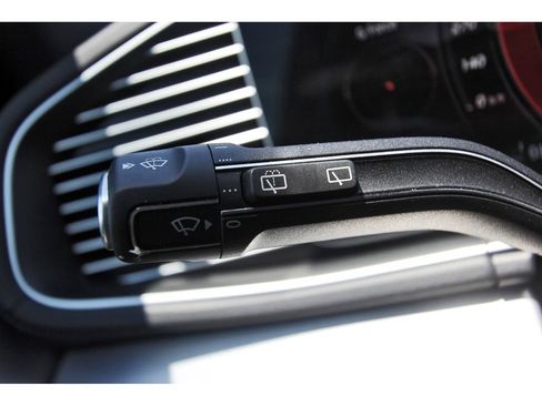 Used 2025 Mercedes-Benz GLS 450 4MATIC image 18