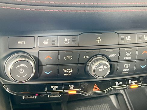 Used 2022 Dodge Durango R/T w/ Blacktop Package image 20