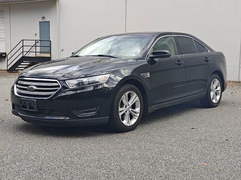 Used 2018 Ford Taurus SEL w/ Equipment Group 201A image 7
