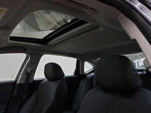 Certified 2025 Acura TLX w/ Technology Package image 9