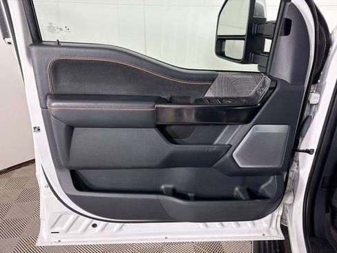 Certified 2022 Ford F150 Platinum w/ Equipment Group 701A High image 15