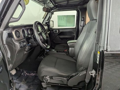 Certified 2018 Jeep Wrangler Sport image 12