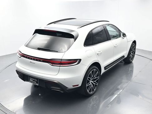 Certified 2025 Porsche Macan AWD/4WD image 40