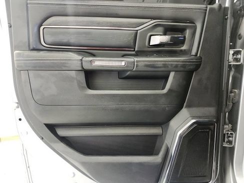 Used 2024 RAM 2500 Limited AWD/4WD image 9