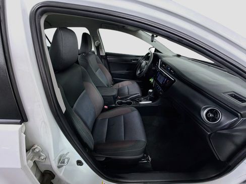 Used 2018 Toyota Corolla LE FWD image 29