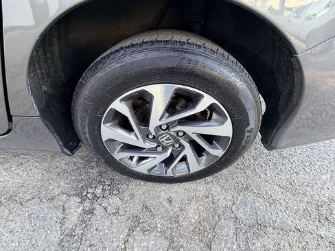 Used 2018 Honda Civic EX image 21