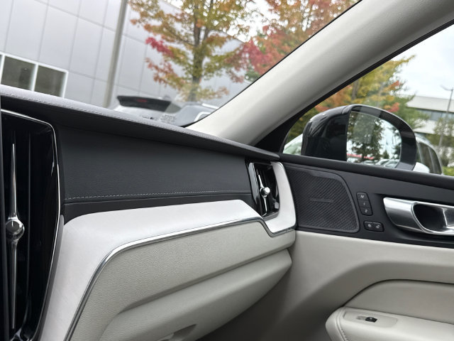 Certified 2026 Volvo XC60 B5 Ultra AWD/4WD image 18