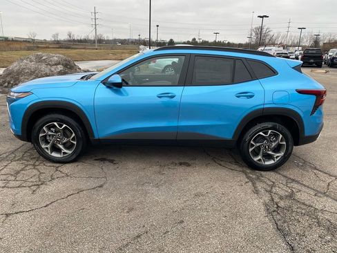 New 2026 Chevrolet Trax LT w/ Sunroof Package image 4