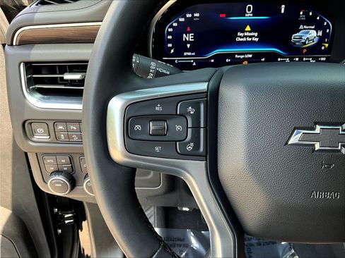Used 2023 Chevrolet Tahoe Z71 w/ Luxury Package AWD/4WD image 11