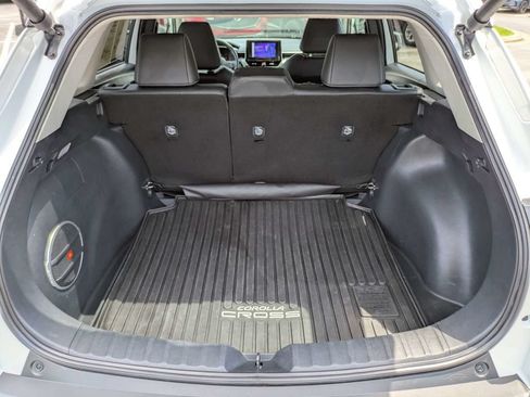 Used 2023 Toyota Corolla Cross XLE w/ Convenience Package FWD image 15