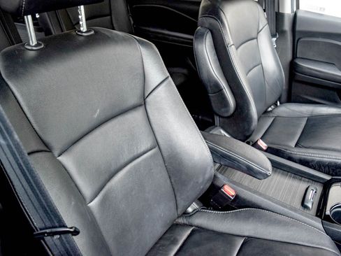 Used 2022 Honda Pilot Touring image 6