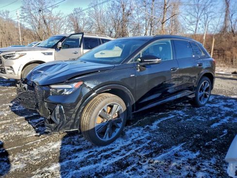 Used 2024 Audi Q4 e-tron Premium Plus w/ Premium Plus image 3