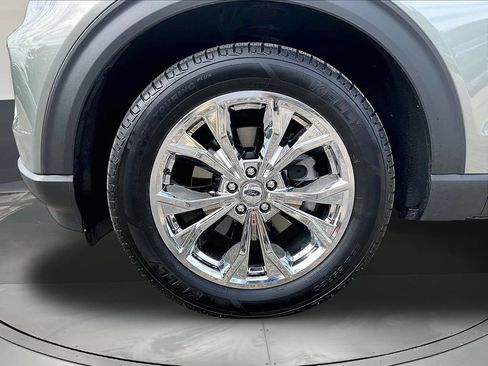 Used 2020 Ford Explorer XLT w/ Equipment Group 202A AWD/4WD image 36