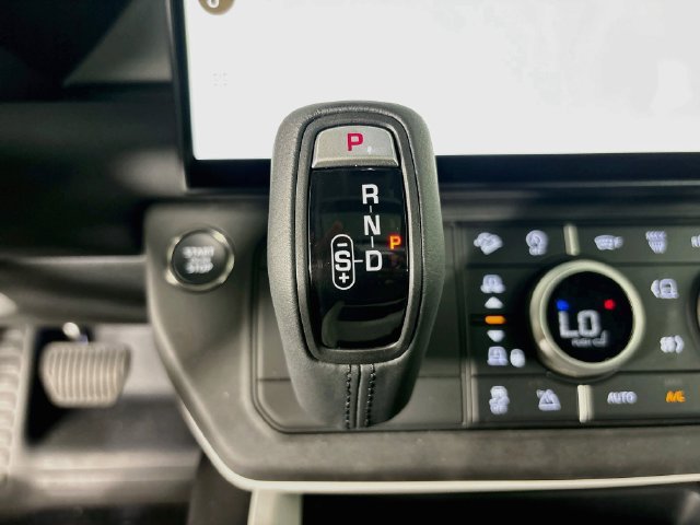 New 2026 Land Rover Defender 110 S AWD/4WD image 18