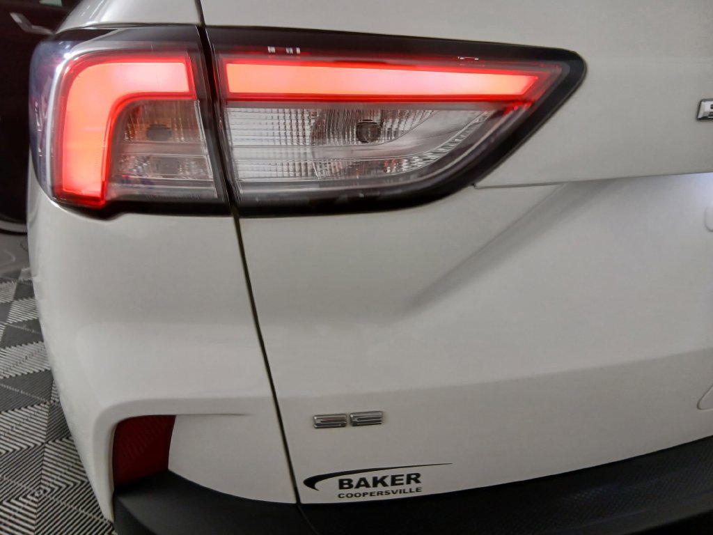 Used 2020 Ford Escape SE AWD/4WD image 32