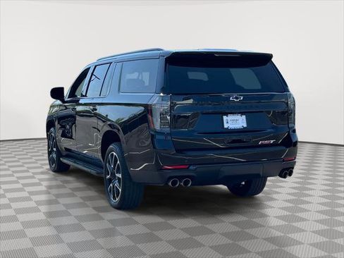 Used 2025 Chevrolet Suburban RST w/ Comfort Package AWD/4WD image 5