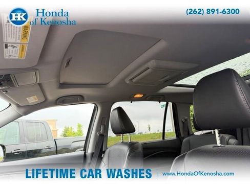 Used 2017 Honda Pilot Elite image 5