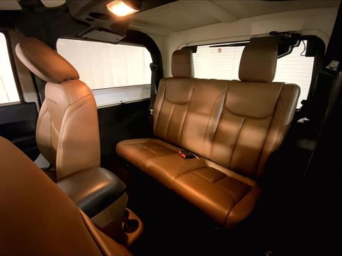 Used 2016 Jeep Wrangler Rubicon w/ Dual Top Group image 20