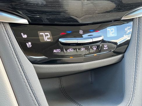 Certified 2025 Cadillac XT6 Premium Luxury image 32