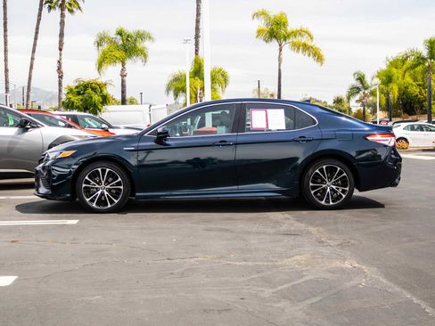 Used 2020 Toyota Camry SE image 12