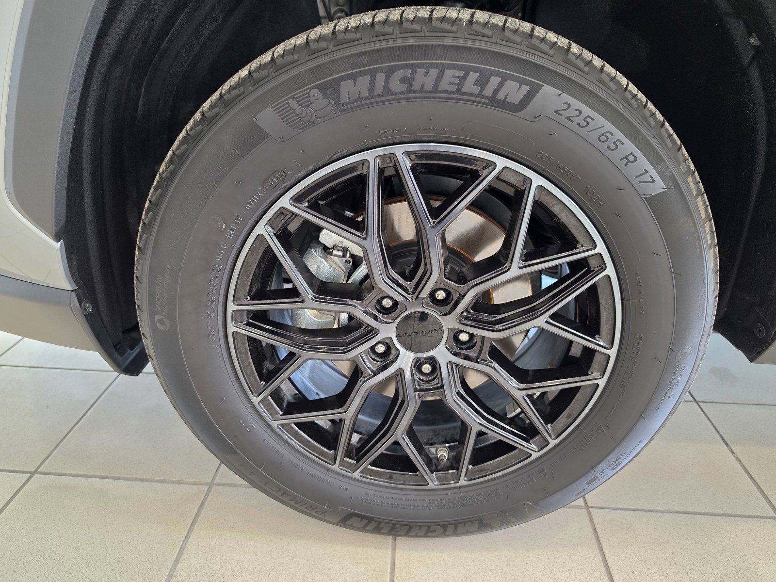 Used 2025 Toyota RAV4 LE AWD/4WD image 29