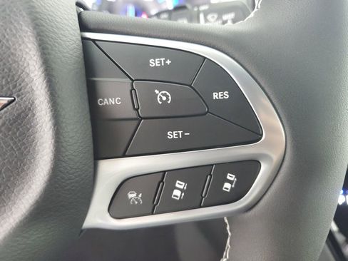 New 2026 Chrysler Pacifica Select image 24