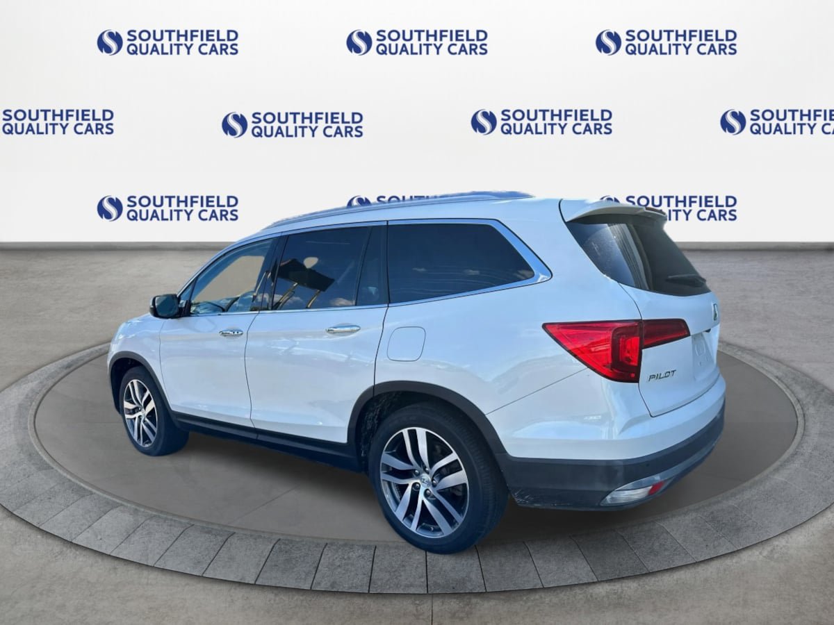 Used 2017 Honda Pilot Touring image 4