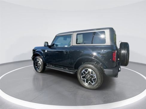 Used 2023 Ford Bronco Outer Banks image 7