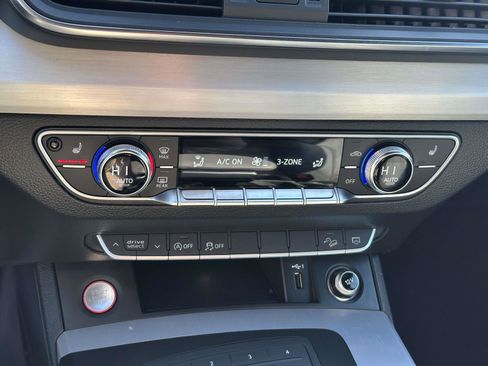 Used 2019 Audi SQ5 Premium image 25