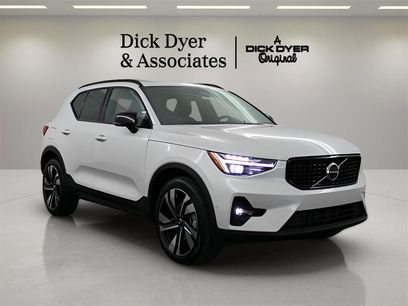 New 2025 Volvo XC40 B5 Plus