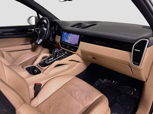 Used 2019 Porsche Cayenne AWD/4WD image 30