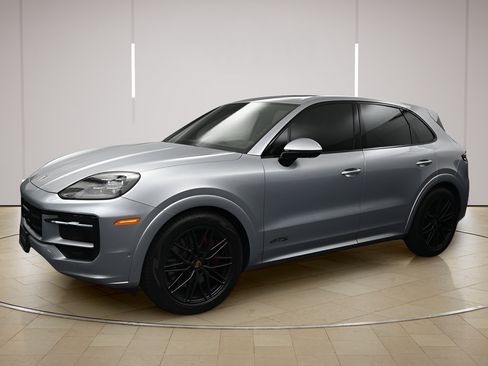 Certified 2025 Porsche Cayenne GTS AWD/4WD image 1