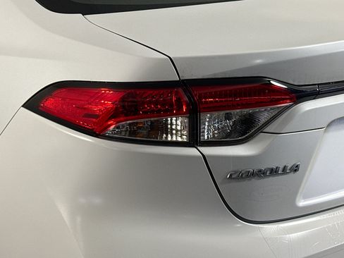 Used 2025 Toyota Corolla LE w/ Convenience Package FWD image 36