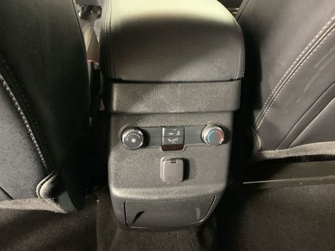 Used 2019 Ford Explorer XLT w/ Equipment Group 202A image 33