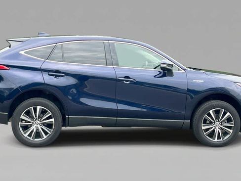 Used 2021 Toyota Venza LE AWD/4WD image 9