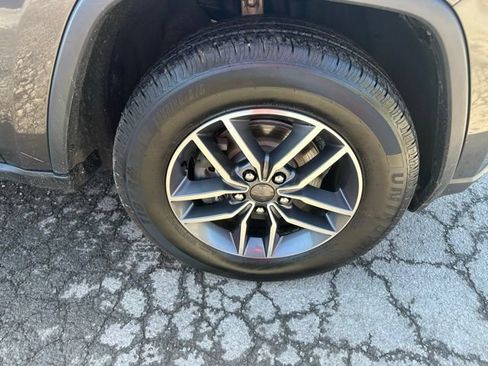 Used 2020 Jeep Grand Cherokee Limited AWD/4WD image 10