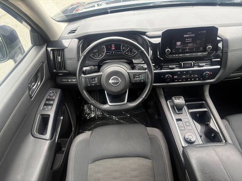 Used 2025 Nissan Pathfinder SV AWD/4WD image 31