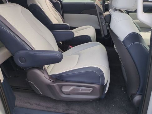 New 2026 Kia Carnival SX Prestige image 27