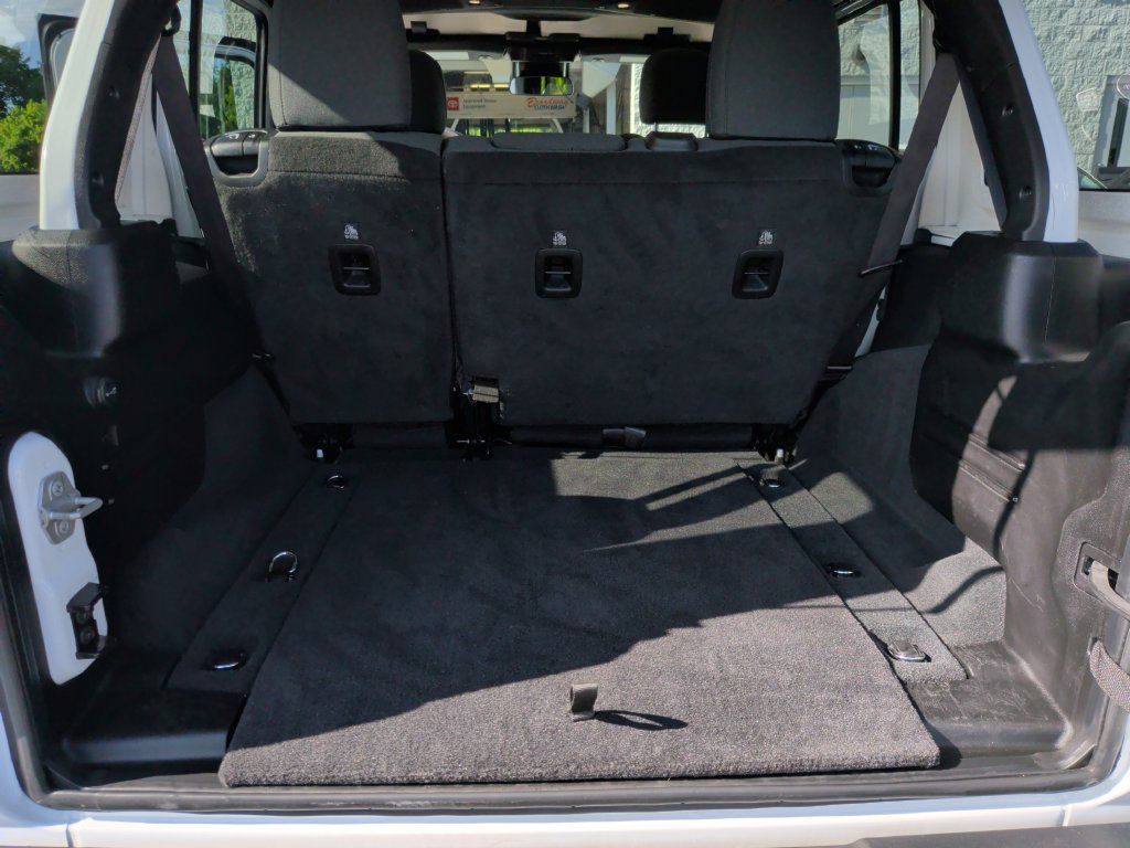 Used 2024 Jeep Wrangler Unlimited Sport AWD/4WD image 32