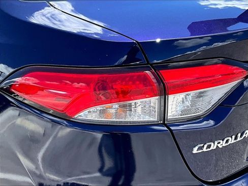Used 2021 Toyota Corolla LE FWD image 29