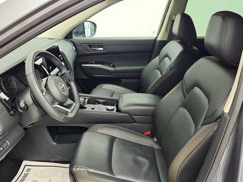 Used 2024 Nissan Pathfinder SL image 20