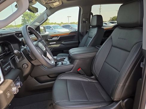 Used 2023 GMC Sierra 1500 Denali w/ Technology Package AWD/4WD image 16
